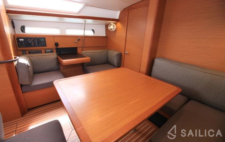 Sun Odyssey 419 - Yacht Charter Sailica