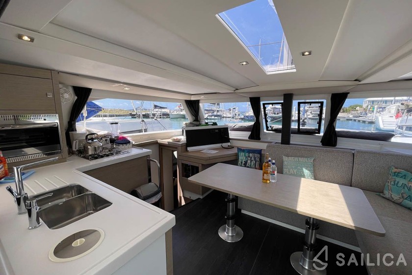 Lucia 40 - Yacht Charter Sailica