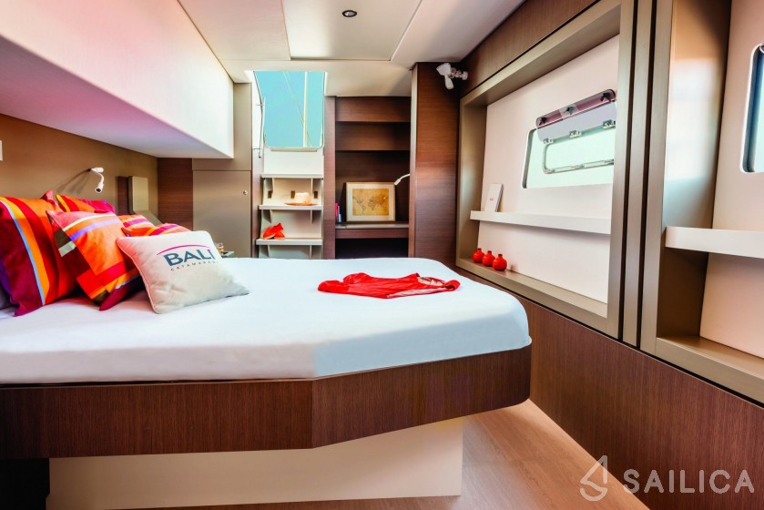 Bali 4.8  - Yacht Charter Sailica