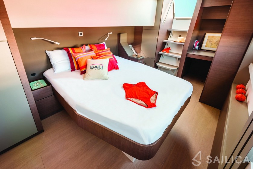 Bali 4.8  - Yacht Charter Sailica