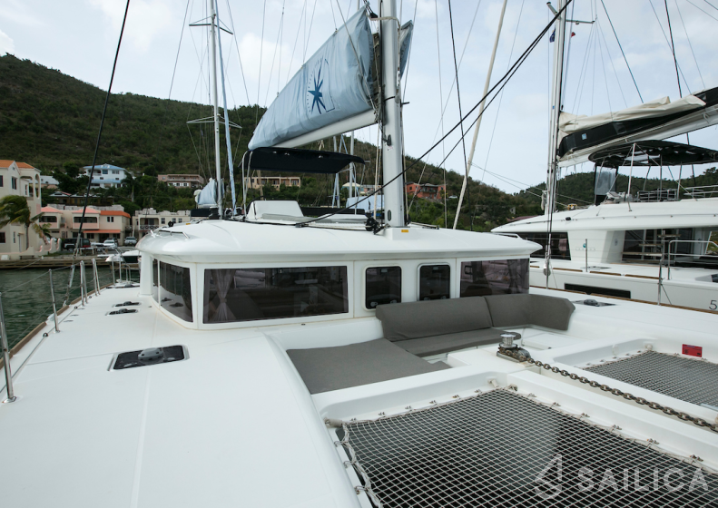 Lagoon 450  Flybridge - Yacht Charter Sailica