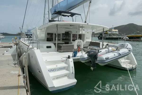 Lagoon 450  Flybridge - Yacht Charter Sailica