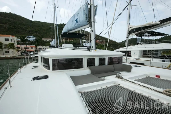 Lagoon 450  Flybridge - Yacht Charter Sailica