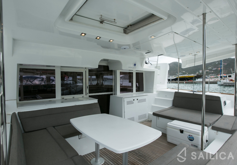 Lagoon 450  Flybridge - Yacht Charter Sailica