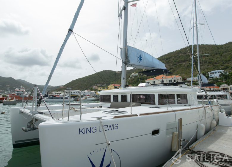 Lagoon 450  Flybridge - Yacht Charter Sailica