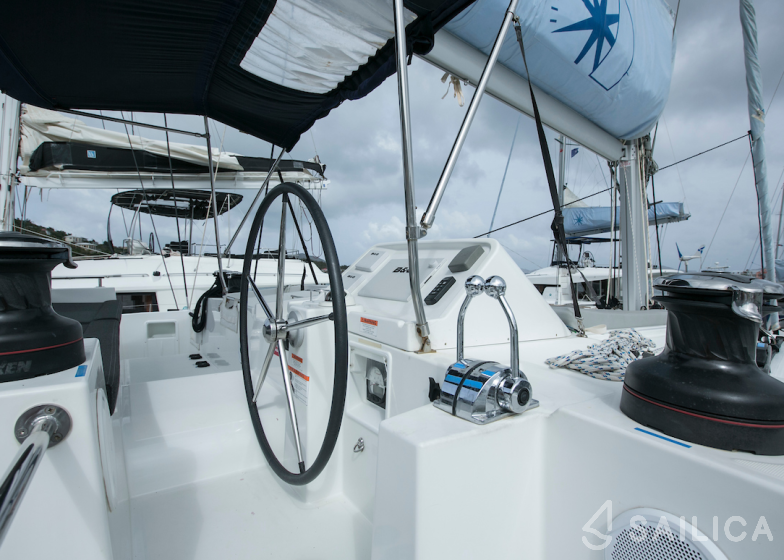 Lagoon 450  Flybridge - Yacht Charter Sailica