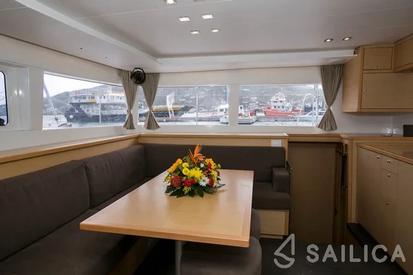 Lagoon 450  Flybridge - Yacht Charter Sailica