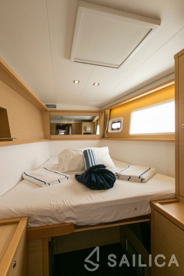 Lagoon 450  Flybridge - Yacht Charter Sailica
