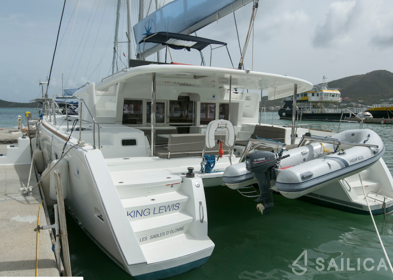 Lagoon 450  Flybridge - Yacht Charter Sailica