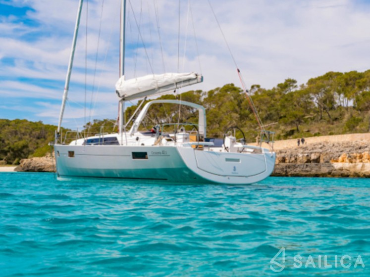 Oceanis 41.1 - Yacht Charter Sailica