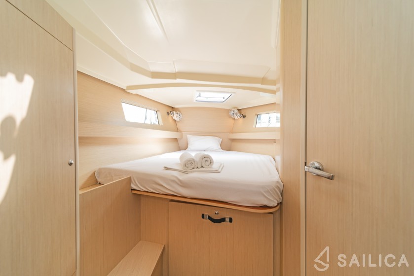 Oceanis 41.1 - Yacht Charter Sailica