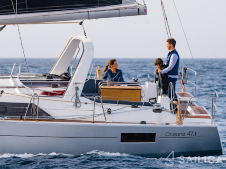 Oceanis 41.1 - Yacht Charter Sailica