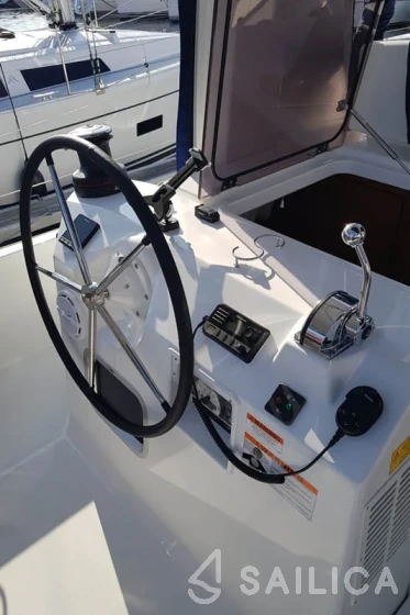 Sun Loft 47 - Yacht Charter Sailica
