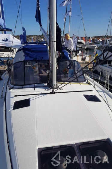 Sun Loft 47 - Yacht Charter Sailica