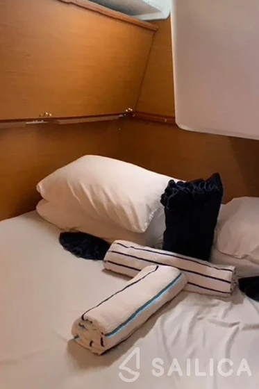 Sun Loft 47 - Yacht Charter Sailica
