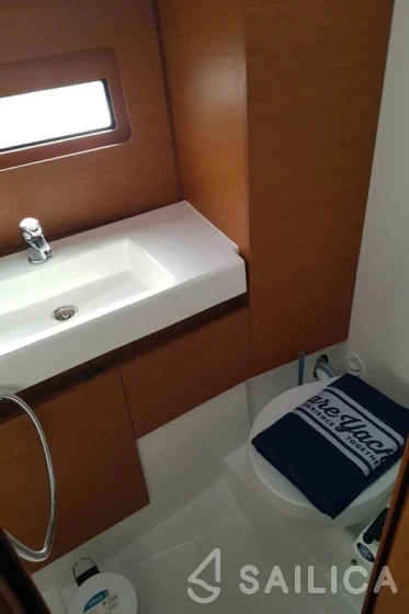 Sun Loft 47 - Yacht Charter Sailica