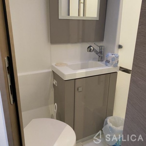 Astréa 42 - Yacht Charter Sailica