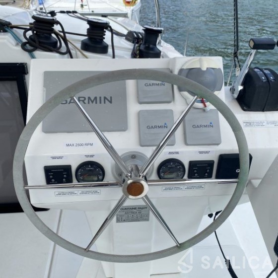 Astréa 42 - Yacht Charter Sailica