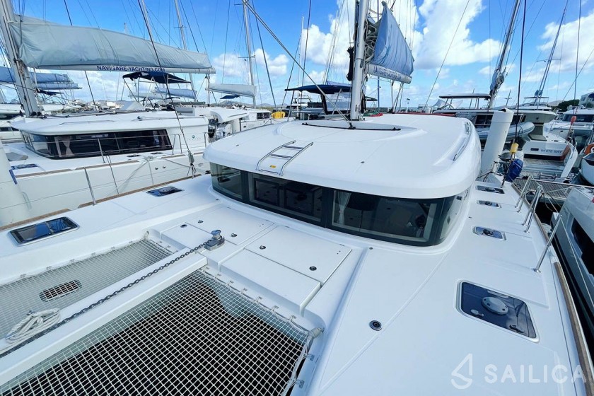 Lagoon 40 - Yacht Charter Sailica