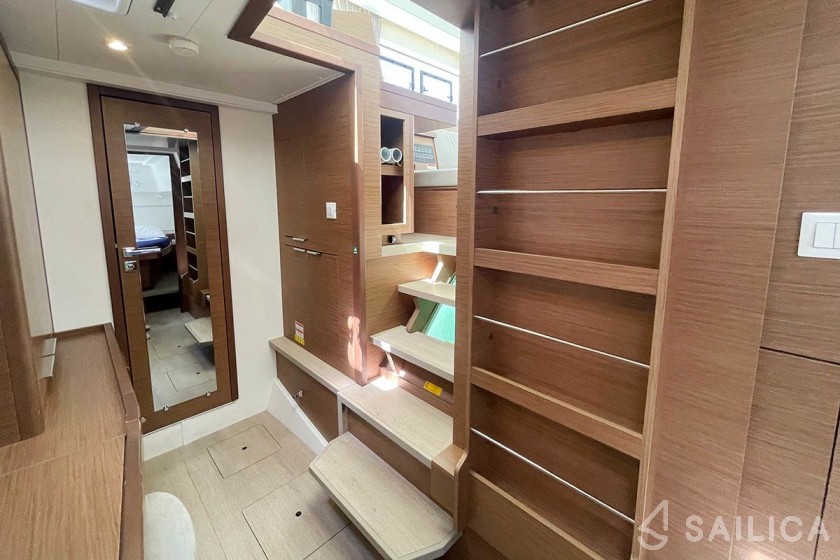 Lagoon 40 - Yacht Charter Sailica