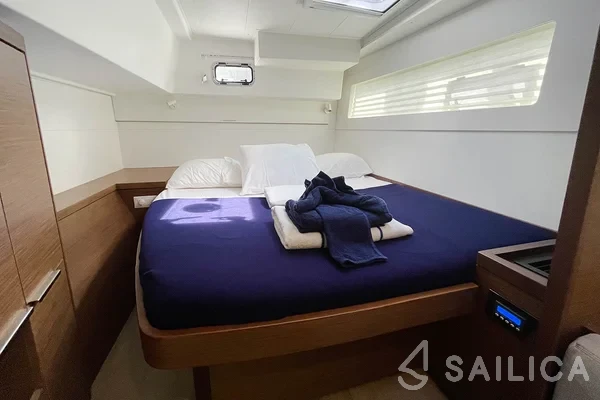 Lagoon 40 - Yacht Charter Sailica