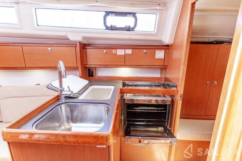 Bavaria 34 - Yacht Charter Sailica