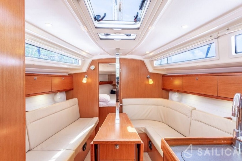 Bavaria 34 - Yacht Charter Sailica