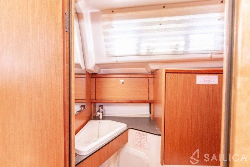 Bavaria 34 - Yacht Charter Sailica