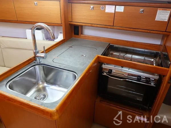 Bavaria 34 - Yacht Charter Sailica
