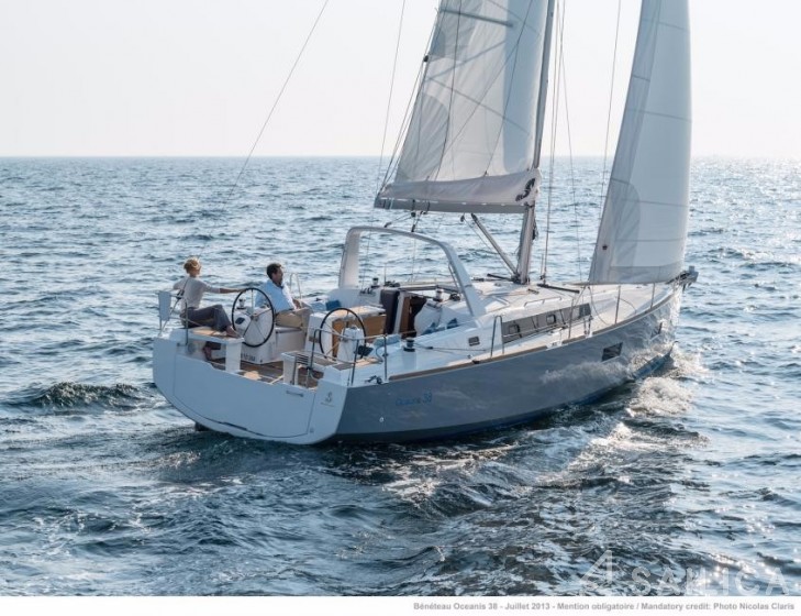 Oceanis 38 - Yacht Charter Sailica