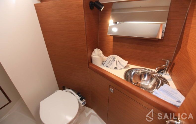 Sun Odyssey 349 - Yacht Charter Sailica