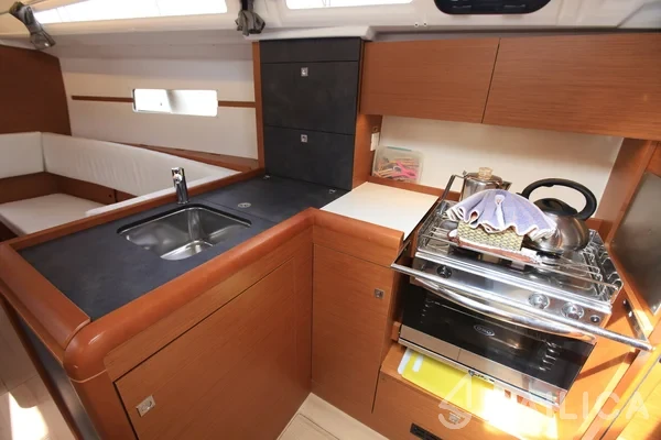 Sun Odyssey 349 - Yacht Charter Sailica