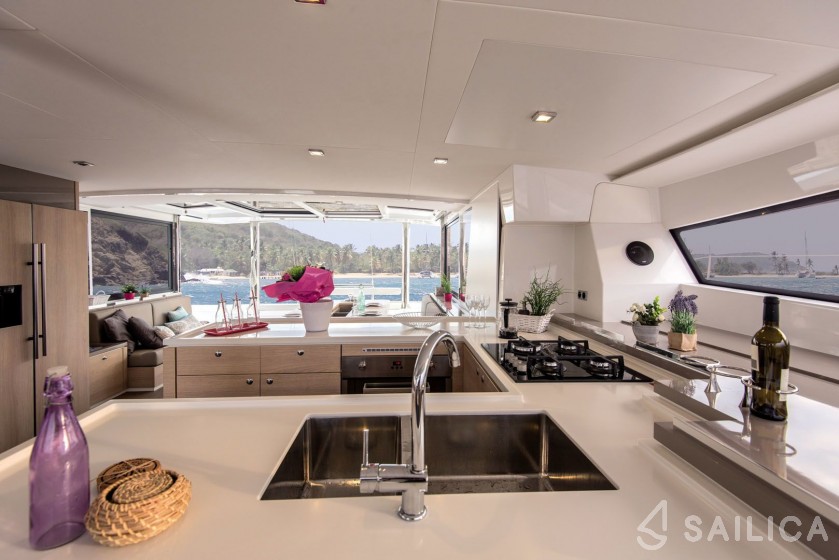 Bali 5.4. - Yacht Charter Sailica