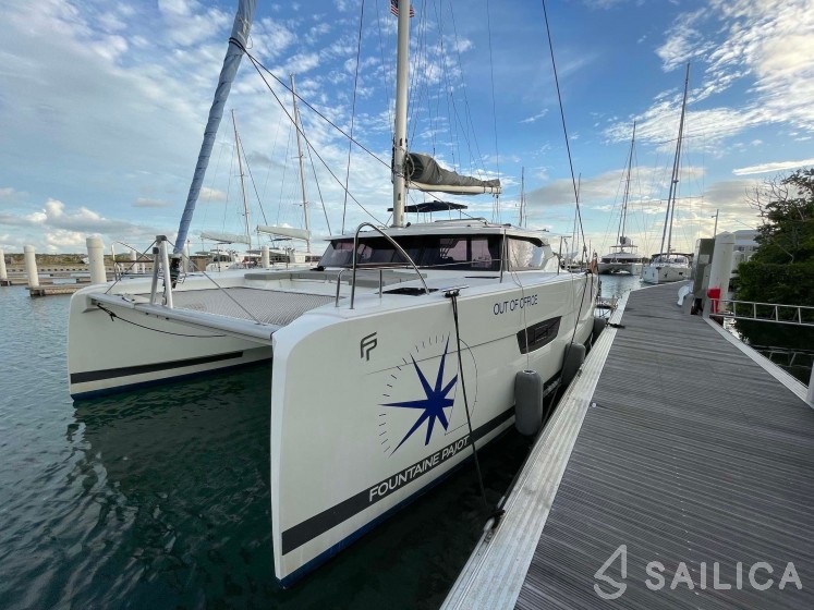 Astréa 42 - Yacht Charter Sailica