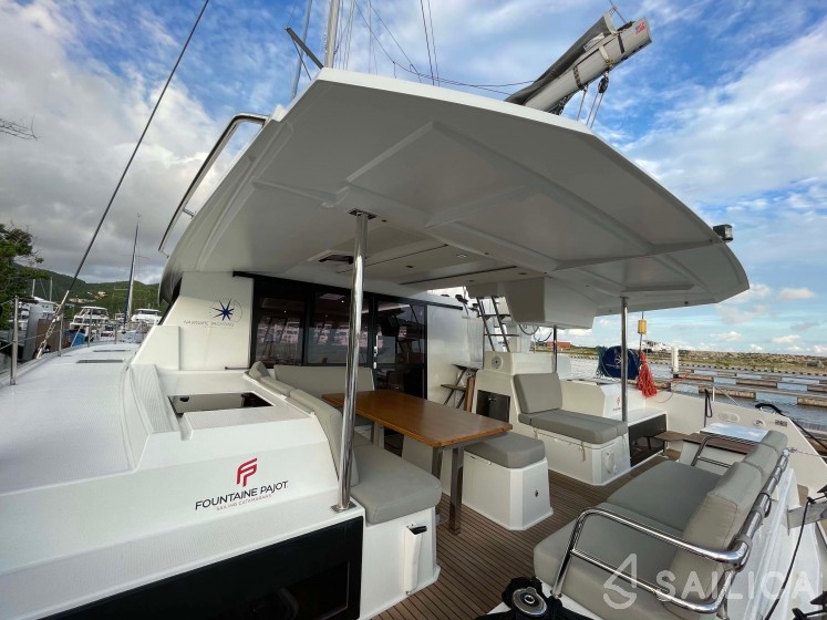 Astréa 42 - Yacht Charter Sailica