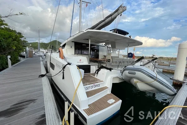 Astréa 42 - Yacht Charter Sailica