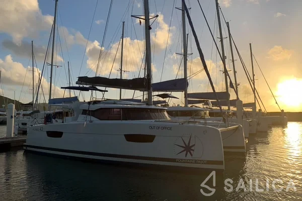 Astréa 42 - Yacht Charter Sailica