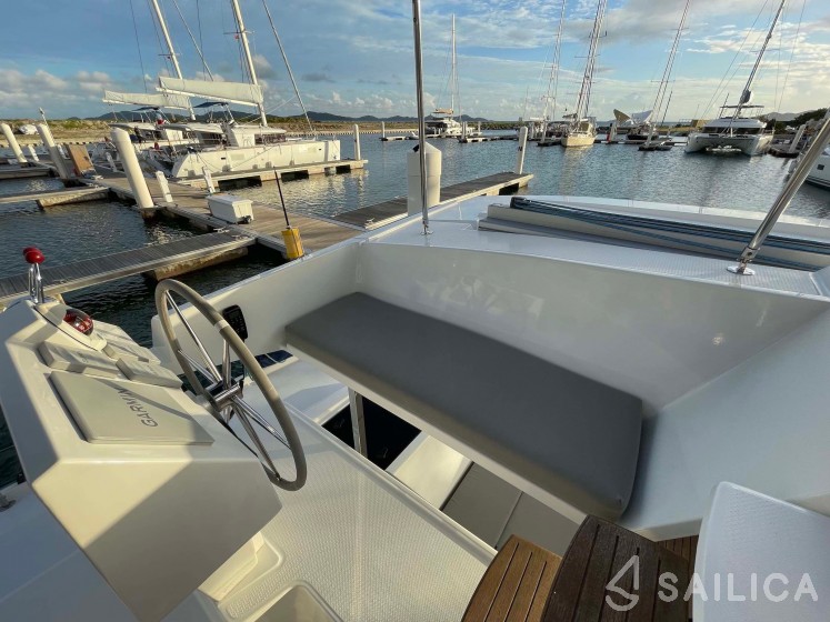 Astréa 42 - Yacht Charter Sailica