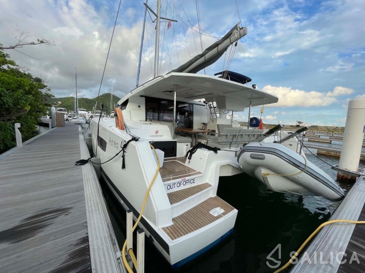 Astréa 42 - Yacht Charter Sailica