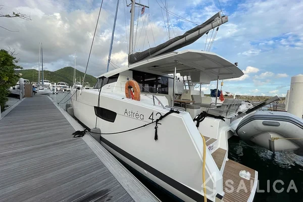 Astréa 42 - Yacht Charter Sailica
