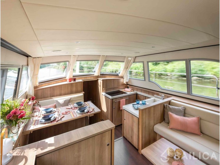 Grand Sturdy 40.0 AC - Yacht Charter Sailica