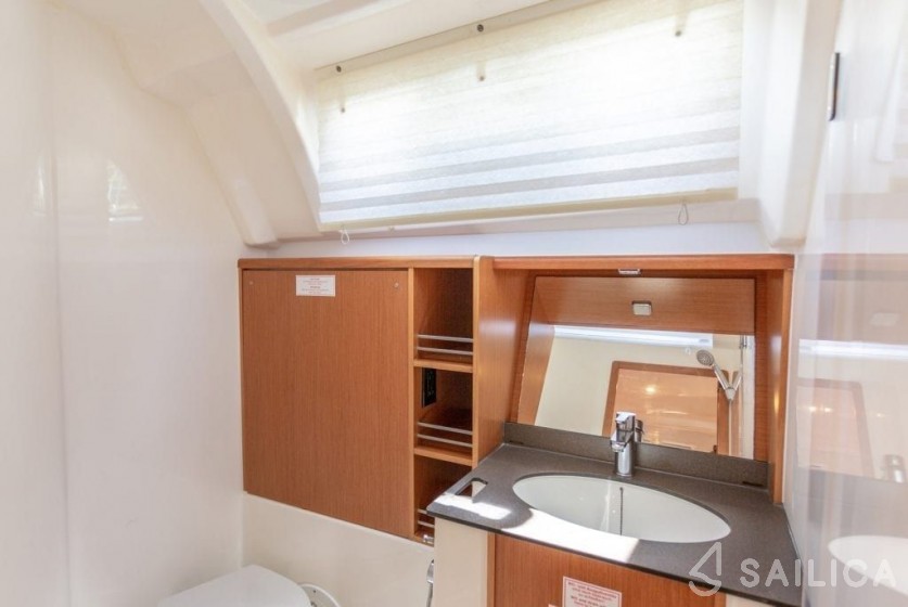 Bavaria 41 Cruiser - Yacht Charter Sailica
