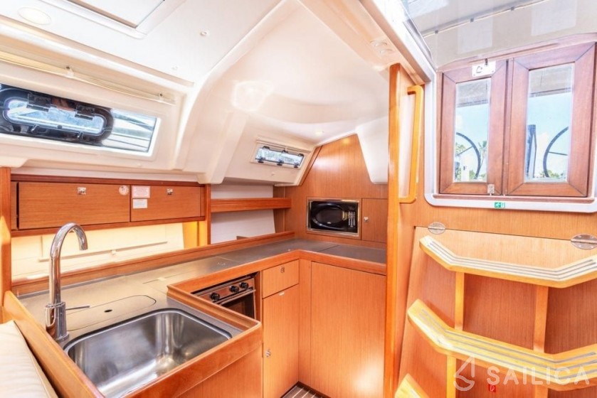 Bavaria 41 Cruiser - Yacht Charter Sailica