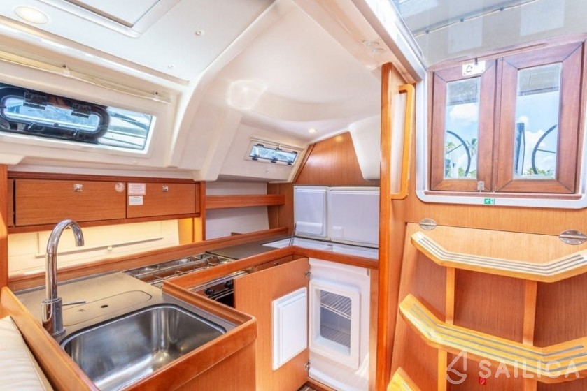 Bavaria 41 Cruiser - Yacht Charter Sailica
