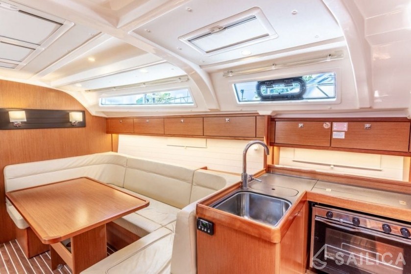 Bavaria 41 Cruiser - Yacht Charter Sailica