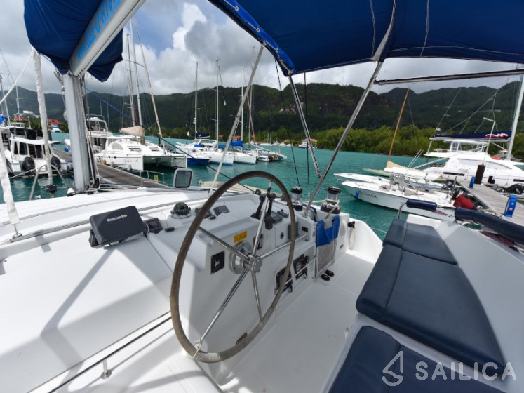 Lagoon 440 - Yacht Charter Sailica