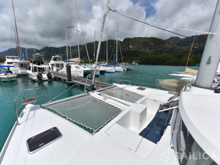 Lagoon 440 - Yacht Charter Sailica