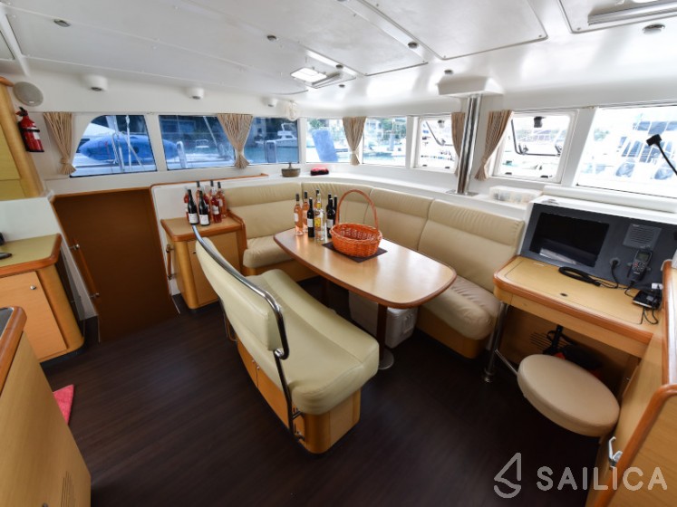 Lagoon 440 - Yacht Charter Sailica