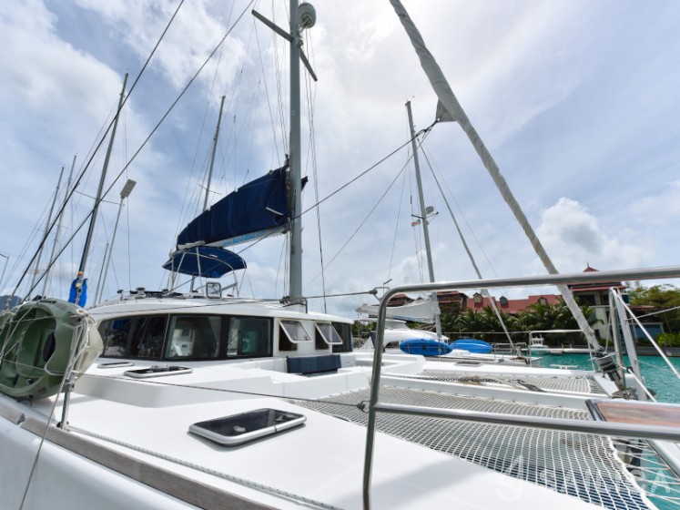 Lagoon 440 - Yacht Charter Sailica
