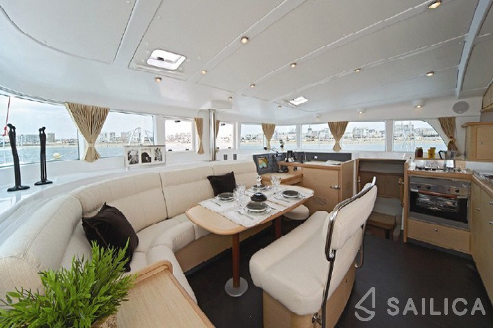 Lagoon 440 - Yacht Charter Sailica